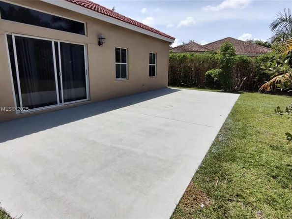 675 Maplewood Ct, Weston FL 33327