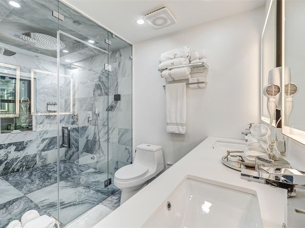 8761 SW 56th St, Miami FL 33165