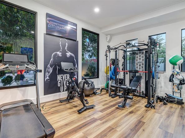 8761 SW 56th St, Miami FL 33165