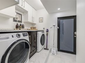 8761 SW 56th St, Miami FL 33165
