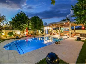 8761 SW 56th St, Miami FL 33165