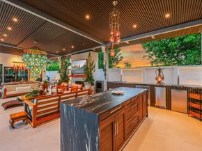 8761 SW 56th St, Miami FL 33165
