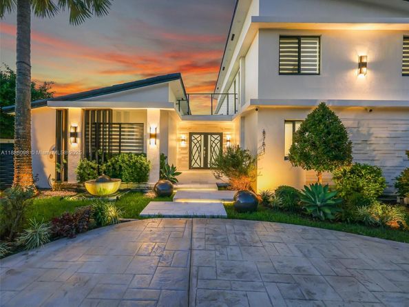 8761 SW 56th St, Miami FL 33165