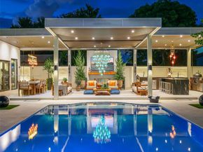 8761 SW 56th St, Miami FL 33165