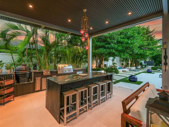 8761 SW 56th St, Miami FL 33165