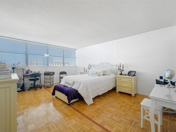 100 Golden Isles Dr 1109, Hallandale Beach FL 33009