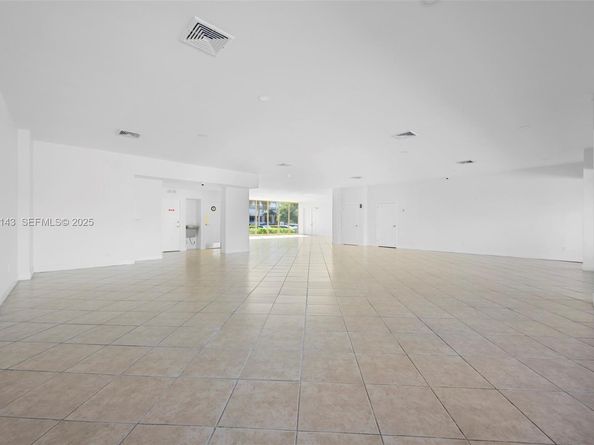 100 Golden Isles Dr 1109, Hallandale Beach FL 33009