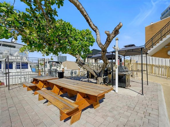 100 Golden Isles Dr 1109, Hallandale Beach FL 33009