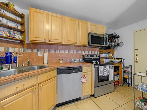 100 Golden Isles Dr 1109, Hallandale Beach FL 33009