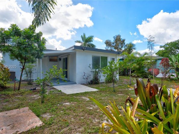 1035 NW 11th Ct, Fort Lauderdale FL 33311