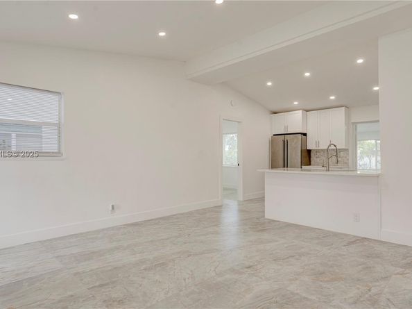 1035 NW 11th Ct, Fort Lauderdale FL 33311