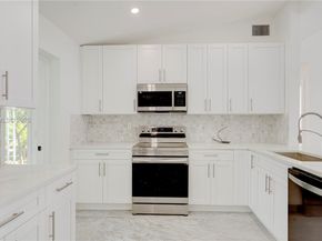 1035 NW 11th Ct, Fort Lauderdale FL 33311