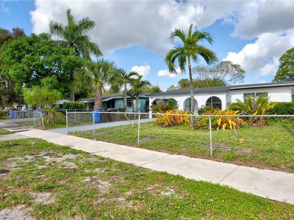 1035 NW 11th Ct, Fort Lauderdale FL 33311