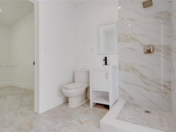 1035 NW 11th Ct, Fort Lauderdale FL 33311