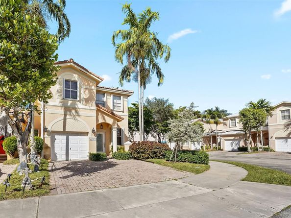 12513 SW 121st Way, Miami FL 33186