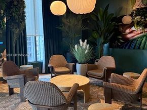 121 NE 5th St 2504, Miami FL 33132