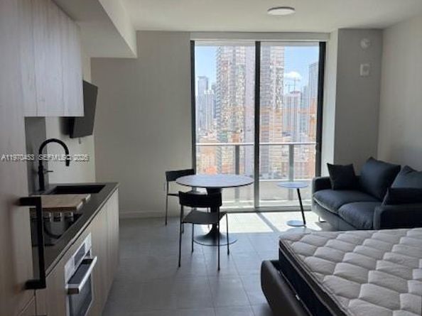 121 NE 5th St 2504, Miami FL 33132