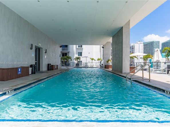 229 SW 9th 218, Miami FL 33130