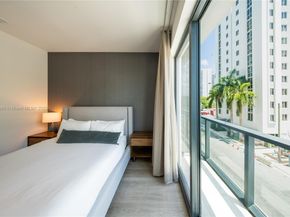 229 SW 9th 218, Miami FL 33130