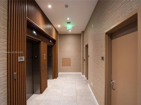 229 SW 9th 218, Miami FL 33130