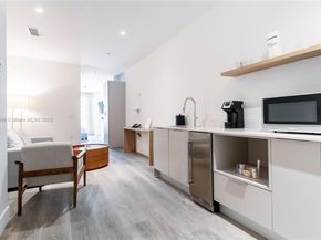 229 SW 9th 218, Miami FL 33130