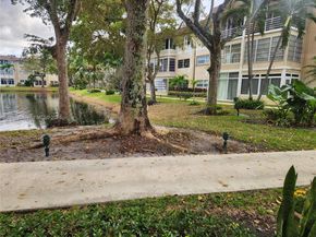 5100 NW 35th St 101, Lauderdale Lakes FL 33319