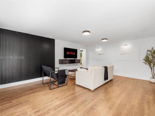 485 NW 132nd St, North Miami FL 33168