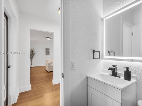 485 NW 132nd St, North Miami FL 33168