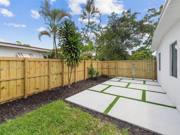 485 NW 132nd St, North Miami FL 33168