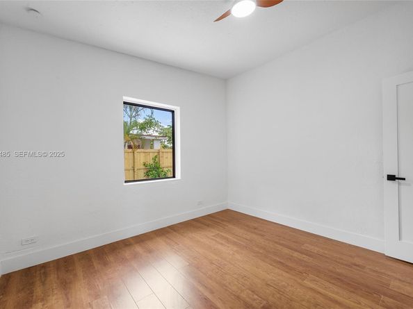 485 NW 132nd St, North Miami FL 33168