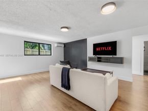 485 NW 132nd St, North Miami FL 33168