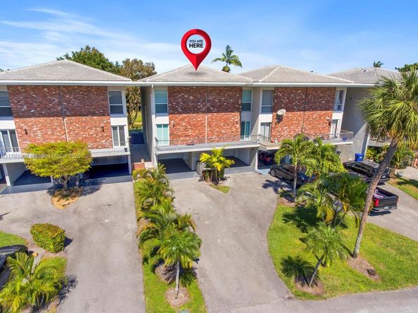 6795 & 6793 Brookline Dr, Hialeah FL 33015