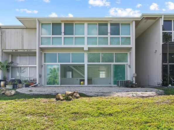 6795 & 6793 Brookline Dr, Hialeah FL 33015