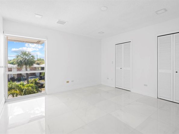 6795 & 6793 Brookline Dr, Hialeah FL 33015