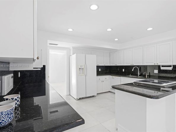 6795 & 6793 Brookline Dr, Hialeah FL 33015