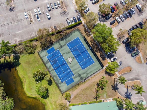 6795 & 6793 Brookline Dr, Hialeah FL 33015