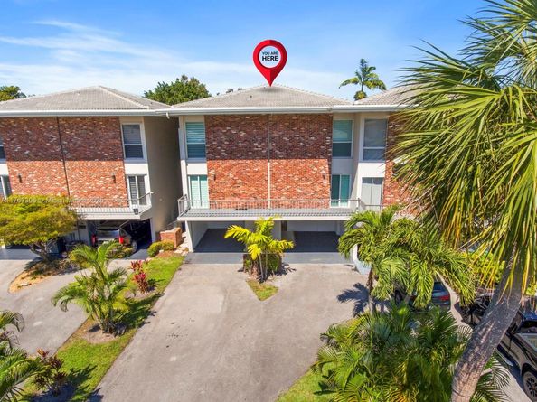 6795 & 6793 Brookline Dr, Hialeah FL 33015