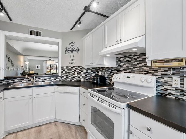 23249 N Barwood Ln N 102, Boca Raton FL 33428