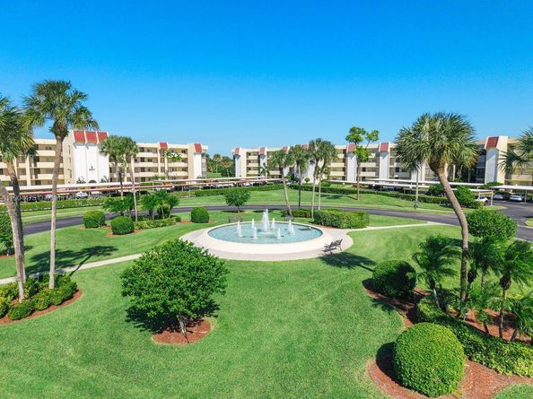 23249 N Barwood Ln N 102, Boca Raton FL 33428