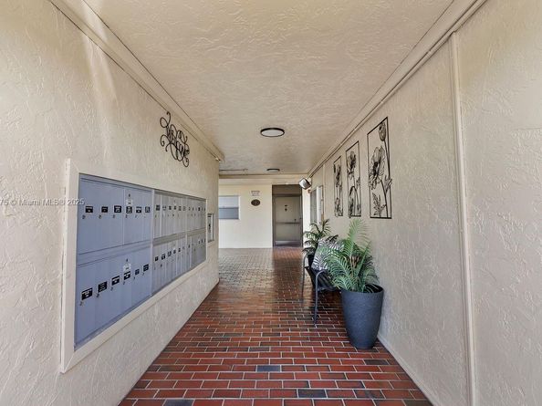 23249 N Barwood Ln N 102, Boca Raton FL 33428