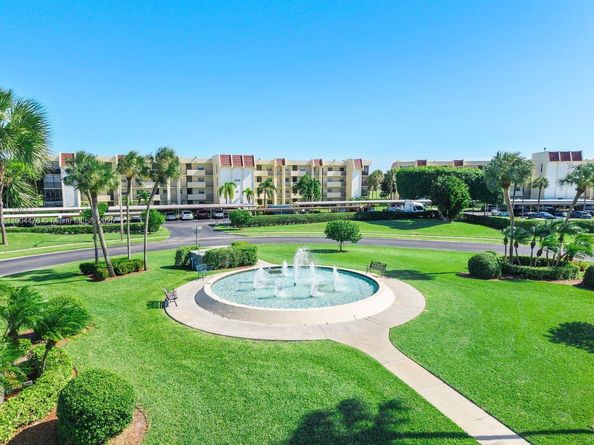 23249 N Barwood Ln N 102, Boca Raton FL 33428