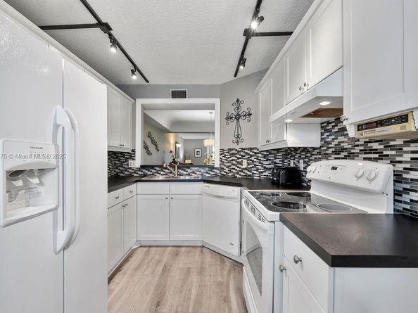 23249 N Barwood Ln N 102, Boca Raton FL 33428