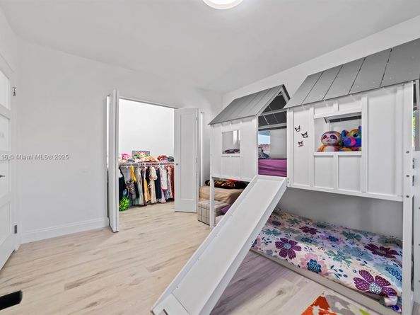 930 NE 182nd Ter, North Miami Beach FL 33162