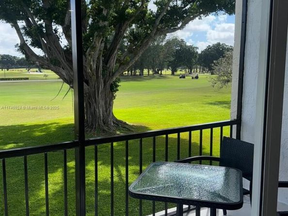 9200 N Hollybrook Lake Dr 208, Pembroke Pines FL 33025