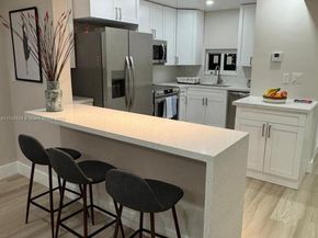 9200 N Hollybrook Lake Dr 208, Pembroke Pines FL 33025
