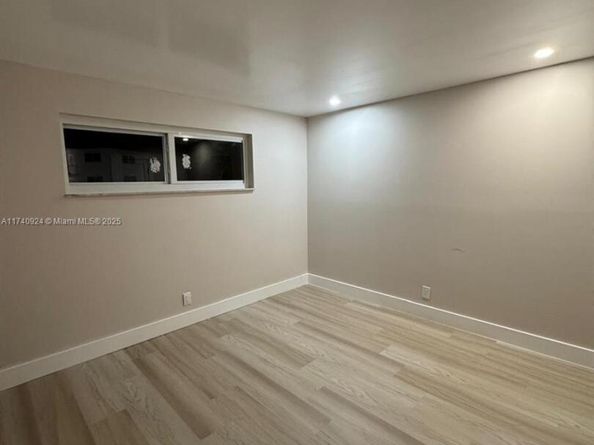 9200 N Hollybrook Lake Dr 208, Pembroke Pines FL 33025