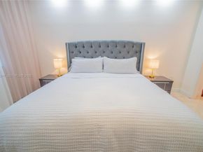 20000 E Country Club Dr 409, Aventura FL 33180