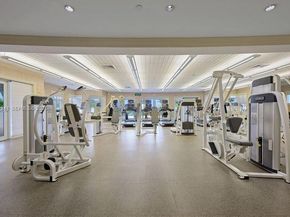 20000 E Country Club Dr 409, Aventura FL 33180