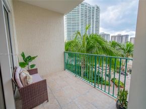 20000 E Country Club Dr 409, Aventura FL 33180
