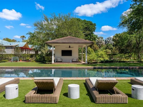 7393 SW 79th Ct, Miami FL 33143